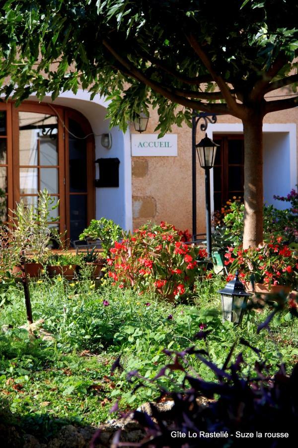 Lo Rastelie Bed & Breakfast Suze-la-Rousse Exterior photo