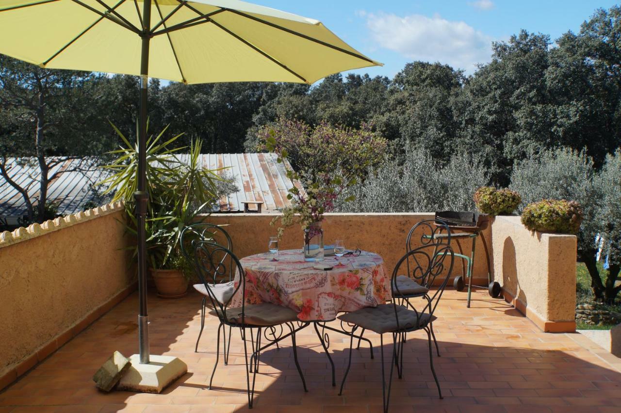 Lo Rastelie Bed & Breakfast Suze-la-Rousse Exterior photo